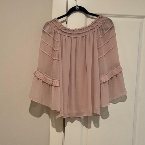 Max Studio Blush Off-Shoulder Blouse - Picture 4 of 4